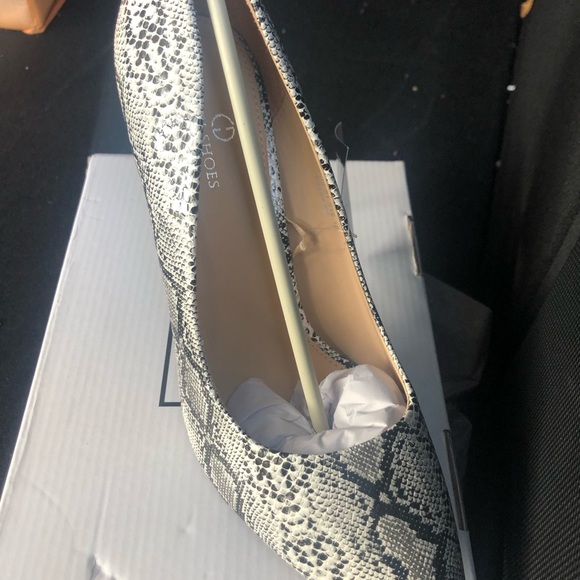 Grey and white spike Heel - Picture 4 of 4